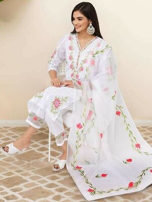 Upto 82% Off On Ishin Women's Kurtas & Dresses