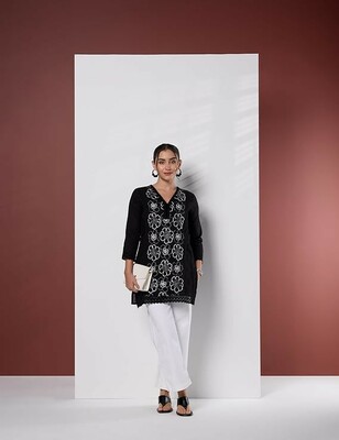 Upto 79% Off on Kurta & Dresses