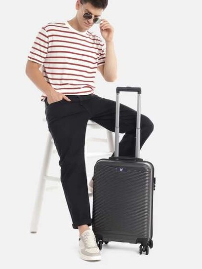 Up to 85% Off on V by Verage Suitcases 
