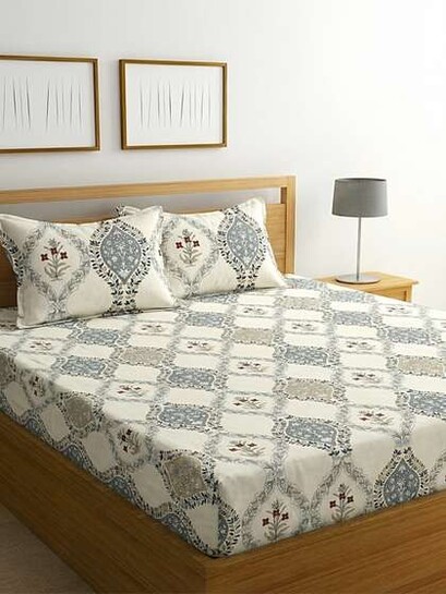 Up to 80% Off on Moonroof Bedsheet 
