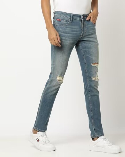 Up to 80% Off on Lee Cooper 