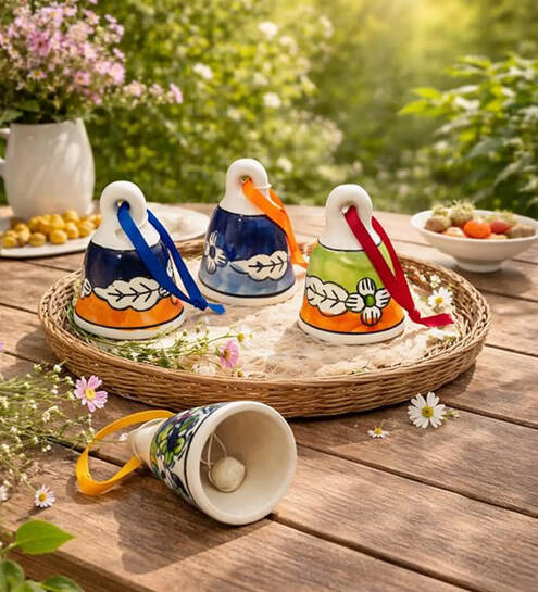 Pepperfry What The Fry Deals Upto 75% off - Ceramic Handbells, pack of 2 cushion covers, Rosewood chopping board & more