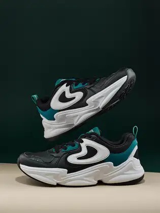 Up To 75% Off on Men's Sneaker (Campus, HRX, Asian & More)