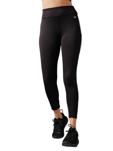 Clovia Women's Activewear Ankle Length Tights In Black