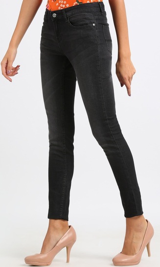 Newport size 28 Women Skinny Mid Rise Black Jeans