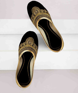 WINSOME COLLECTION Jutis For Women (Gold , 6)